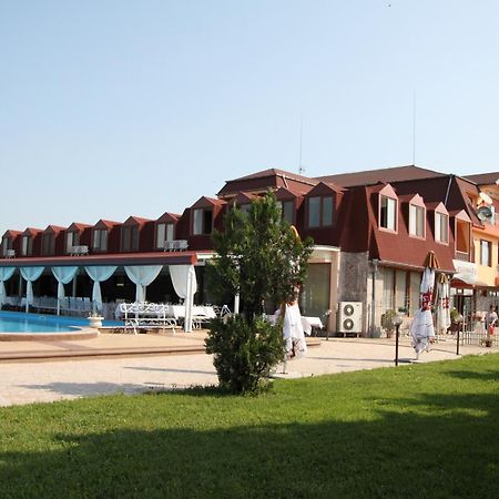 Complex Racic Hotel Voyvodinovo Exterior photo