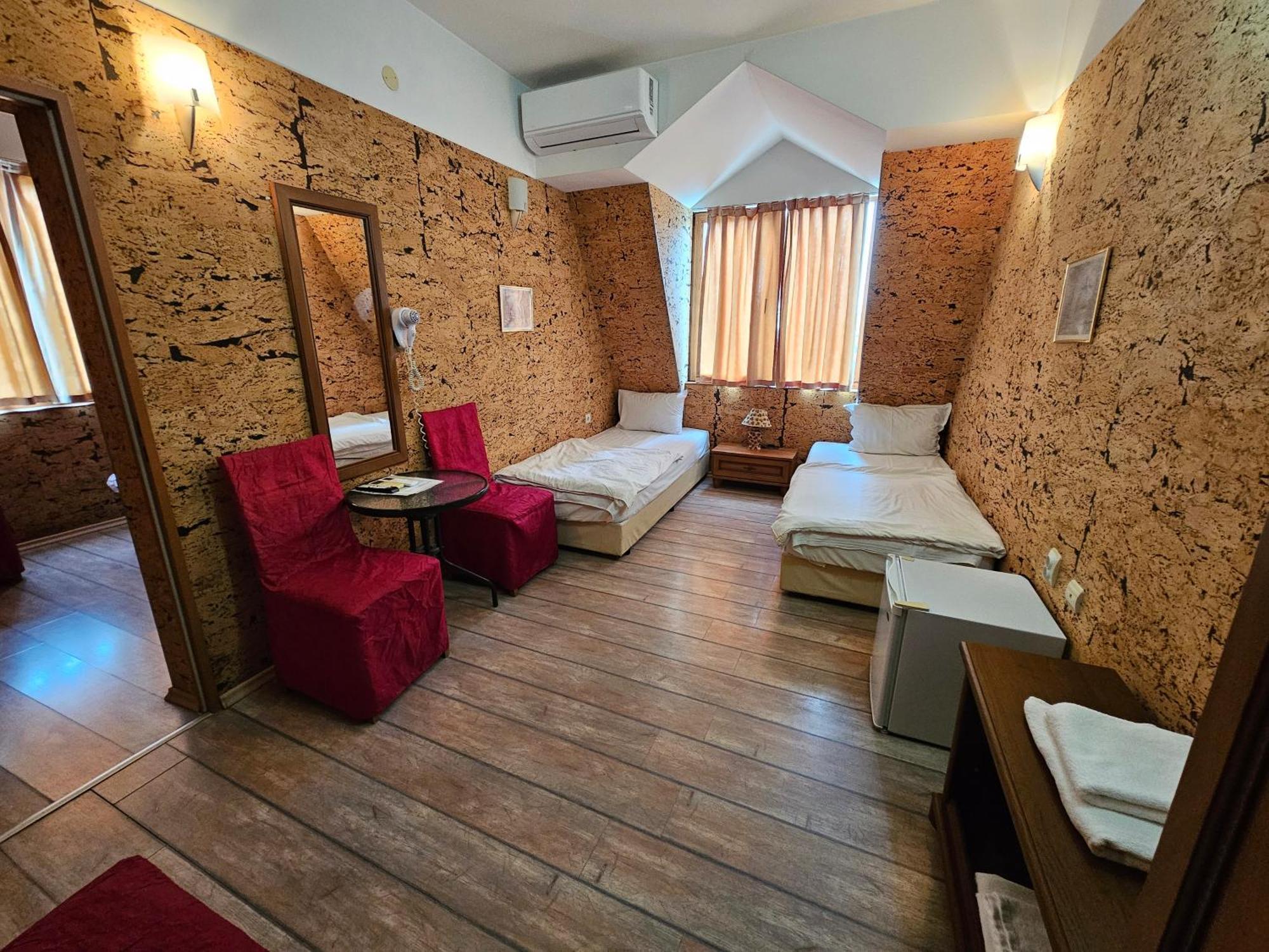 Complex Racic Hotel Voyvodinovo Exterior photo