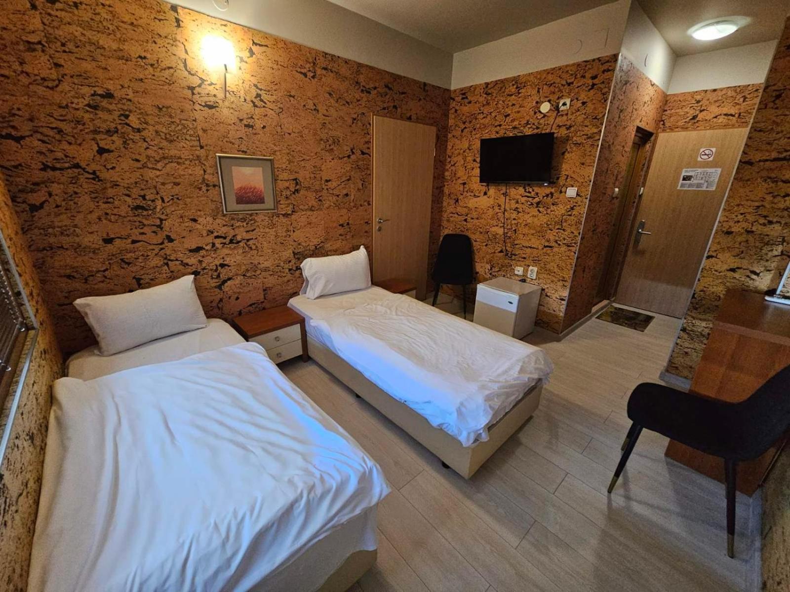 Complex Racic Hotel Voyvodinovo Exterior photo